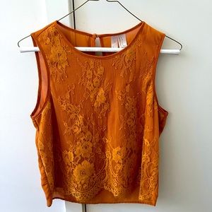 Forever 21 cute top. Like new. Never worn.